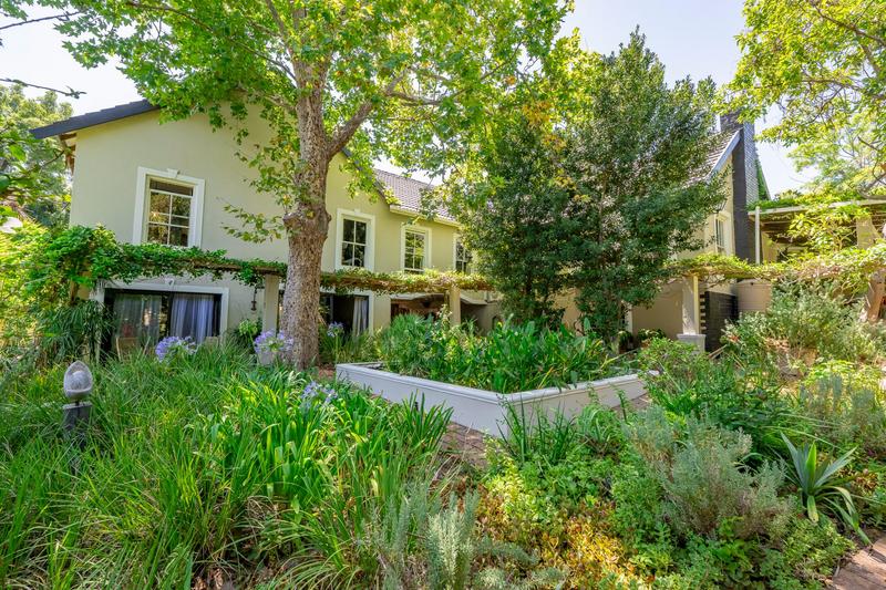 7 Bedroom Property for Sale in Somerset West Western Cape